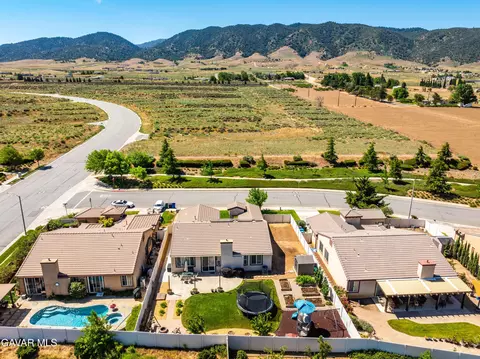 View/Area - 605 Orchard Pkwy, Tehachapi, CA 93561 photo 2 of 4