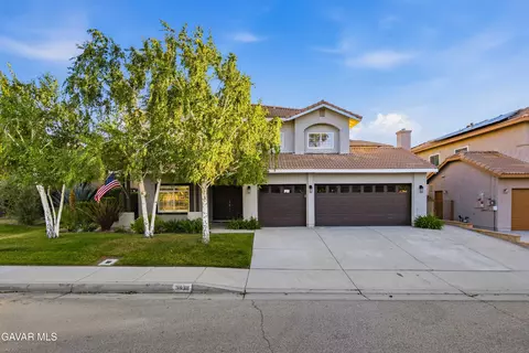 3938 Sungate Dr, Palmdale, CA 93551