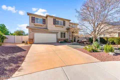 2415 Foxtail Dr, Palmdale, CA 93551