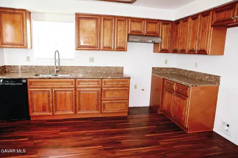 Kitchen - 567 E Avenue J9, Lancaster, CA 93535 photo 2 of 3