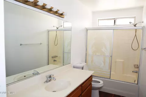 Bath - 567 E Avenue J9, Lancaster, CA 93535 photo 3 of 3
