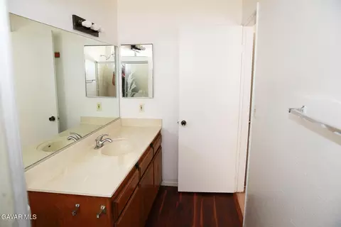 Bath - 567 E Avenue J9, Lancaster, CA 93535 photo 2 of 3