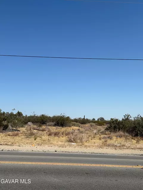 Cor Avenue O Pav 140e, Palmdale, CA 93591