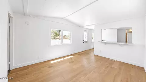 Living - 1617 E Avenue I #75, Lancaster, CA 93535 photo 3 of 7