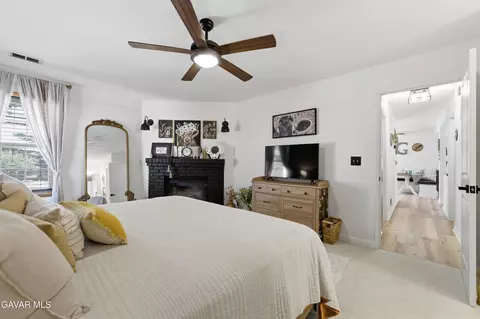 Bedroom - 24360 Willow Pass Dr, Tehachapi, CA 93561 photo 3 of 6