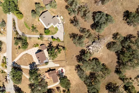 View/Area - 24360 Willow Pass Dr, Tehachapi, CA 93561 photo 6 of 9