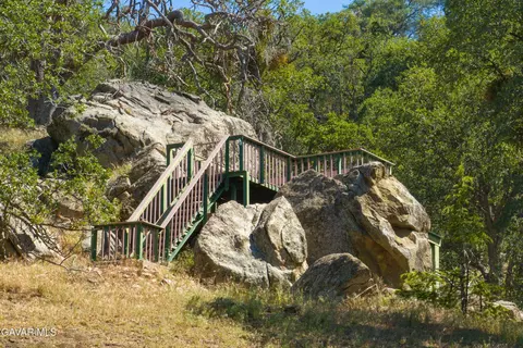 Exterior - 24360 Willow Pass Dr, Tehachapi, CA 93561 photo 10 of 12