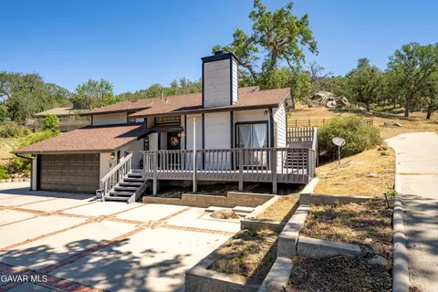 Exterior - 24360 Willow Pass Dr, Tehachapi, CA 93561 photo 4 of 12