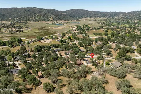 View/Area - 24360 Willow Pass Dr, Tehachapi, CA 93561 photo 5 of 9