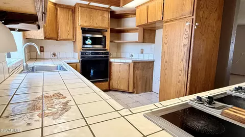 4636 E Avenue H, Lancaster, CA 93535 photo 7