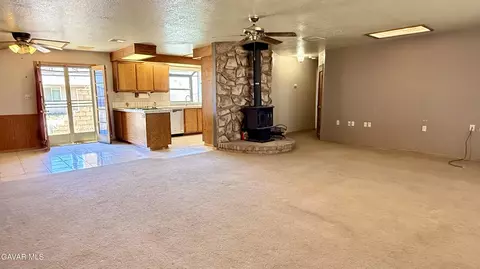 4636 E Avenue H, Lancaster, CA 93535 photo 4