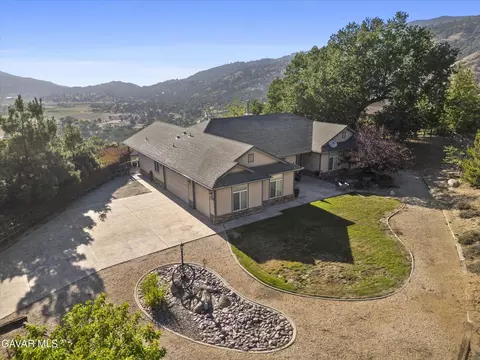 27021 Barkes Way, Tehachapi, CA 93561 photo 2