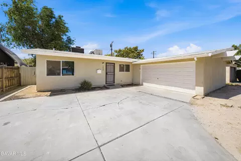 1040 Avenue H 1 W, Lancaster, CA 93534