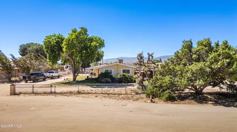 5032 Avenue K 14 W, Lancaster, CA 93536
