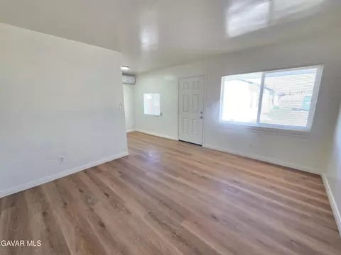 Living - 16039 L St, Mojave, CA 93501 photo 4 of 8