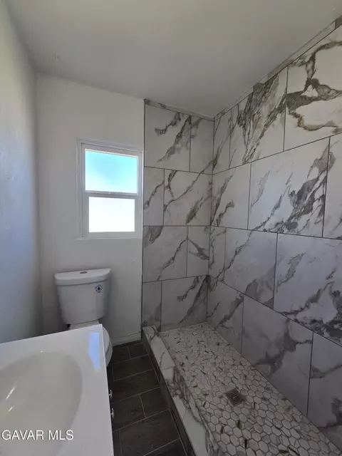 Bath - 16039 L St, Mojave, CA 93501 photo 6 of 7