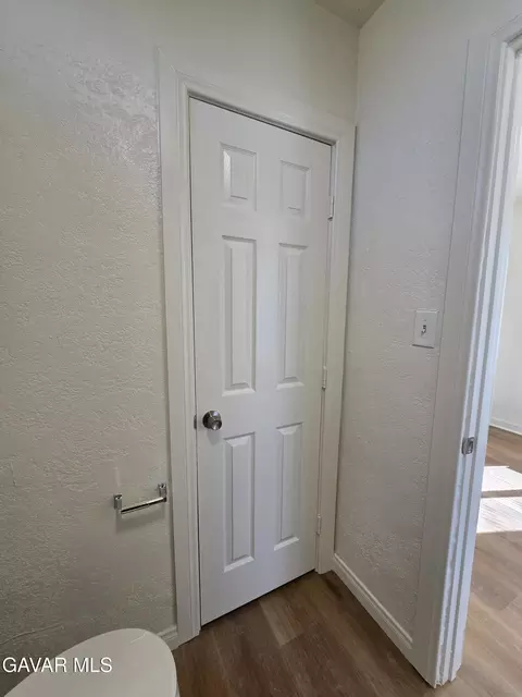 Bath - 16039 L St, Mojave, CA 93501 photo 5 of 7