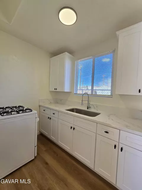 Kitchen - 16039 L St, Mojave, CA 93501 photo 3 of 7
