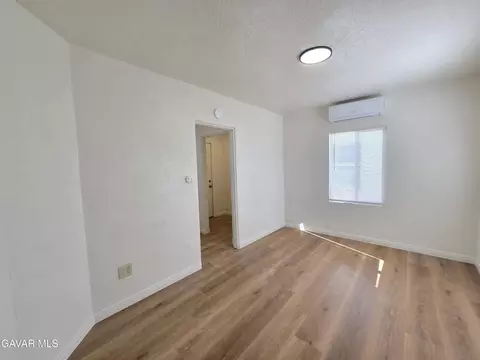 Living - 16039 L St, Mojave, CA 93501 photo 5 of 8