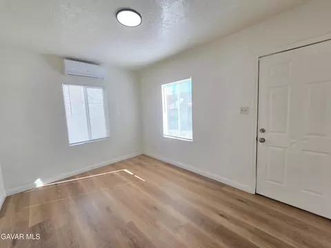 Living - 16039 L St, Mojave, CA 93501 photo 6 of 8