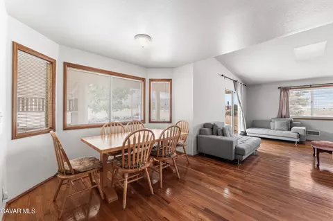 Dining - 33535 E 170th St, Llano, CA 93544 photo 2 of 3