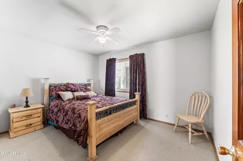 Bedroom - 33535 E 170th St, Llano, CA 93544 photo 4 of 7