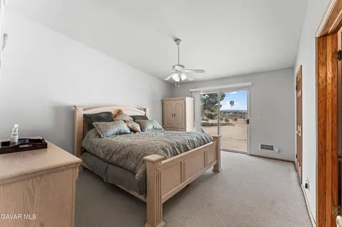 Bedroom - 33535 E 170th St, Llano, CA 93544 photo 1 of 7