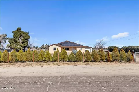 1641 Ave L 4 W, Lancaster, CA 93534