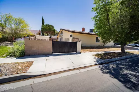 Exterior - 2653 End Ct, Lancaster, CA 93536 photo 3 of 4