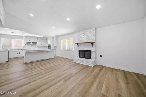 Living - 2653 End Ct, Lancaster, CA 93536 photo 5 of 7