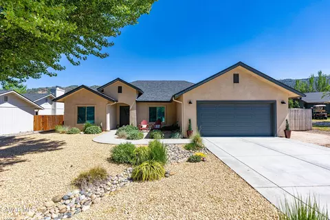 29926 Caddy Ln, Tehachapi, CA 93561