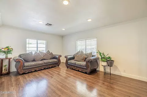 Living - 1301 E Avenue I #78, Lancaster, CA 93535 photo 2 of 3