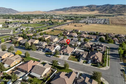 View/Area - 911 Valerie Ln, Tehachapi, CA 93561 photo 6 of 8