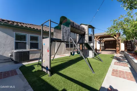 Exterior - 911 Valerie Ln, Tehachapi, CA 93561 photo 6 of 6