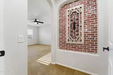 Entry Way - 911 Valerie Ln, Tehachapi, CA 93561 photo 3 of 3