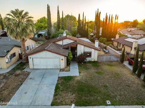 44231 Fine St, Lancaster, CA 93536 photo 2