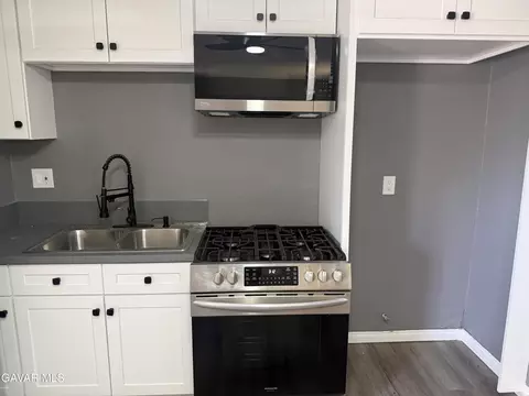 Kitchen - 45320 Kingtree Ave, Lancaster, CA 93534 photo 5 of 5