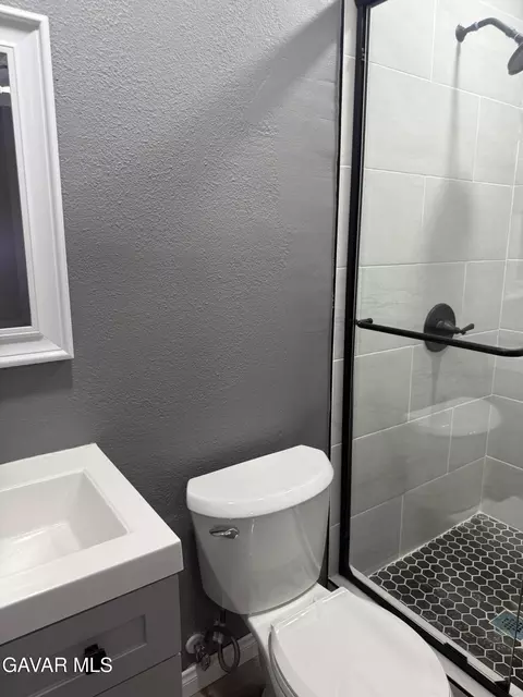 Bath - 45320 Kingtree Ave, Lancaster, CA 93534 photo 3 of 3