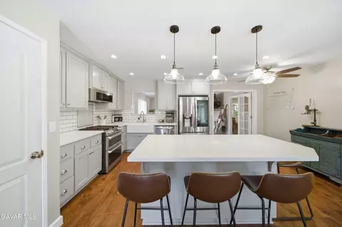 Kitchen - 21904 Mariposa Rd, Tehachapi, CA 93561 photo 5 of 6