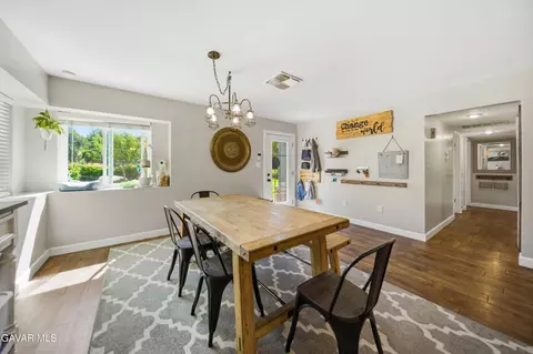 Dining - 21904 Mariposa Rd, Tehachapi, CA 93561 photo 2 of 3