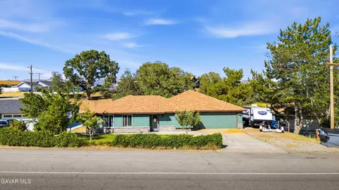 21904 Mariposa Rd, Tehachapi, CA 93561