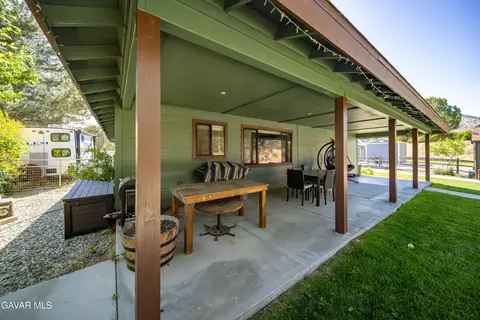 Exterior - 21904 Mariposa Rd, Tehachapi, CA 93561 photo 6 of 11