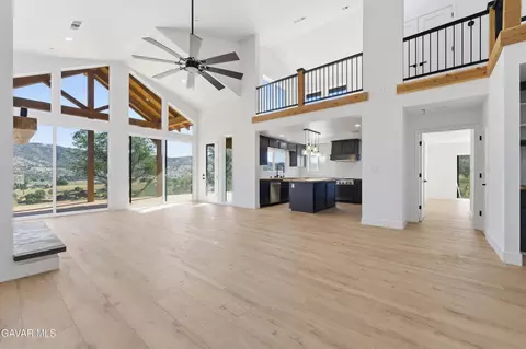 Living - 28460 Ridgeview Ct, Tehachapi, CA 93561 photo 3 of 8