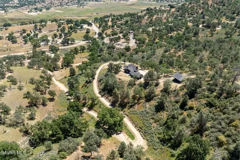 View/Area - 28460 Ridgeview Ct, Tehachapi, CA 93561 photo 4 of 4