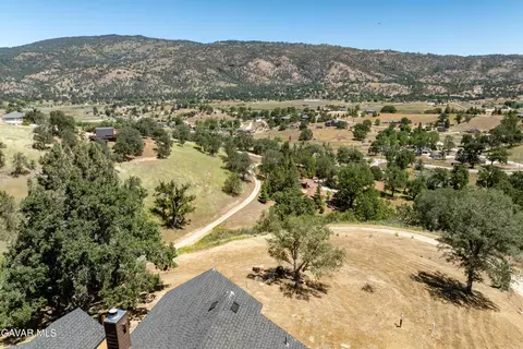 View/Area - 28460 Ridgeview Ct, Tehachapi, CA 93561 photo 1 of 4