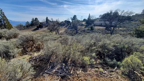 25041 Jacaranda Dr, Tehachapi, CA 93561 photo 10