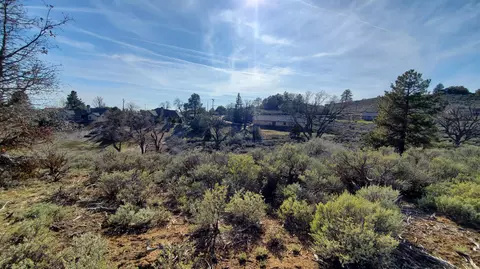 25041 Jacaranda Dr, Tehachapi, CA 93561 photo 14