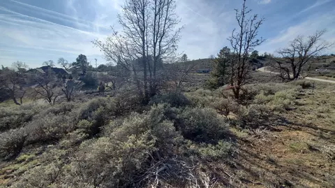 25041 Jacaranda Dr, Tehachapi, CA 93561 photo 16