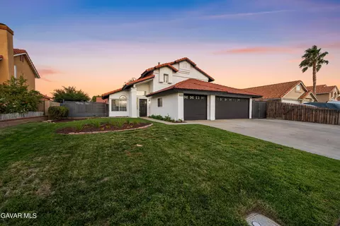 39544 Colchester Ct, Palmdale, CA 93551