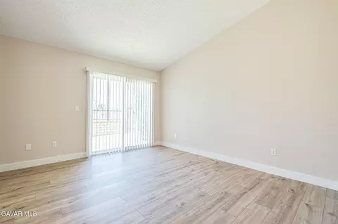 Living - 14331 Winchester Dr, Mojave, CA 93501 photo 10 of 10
